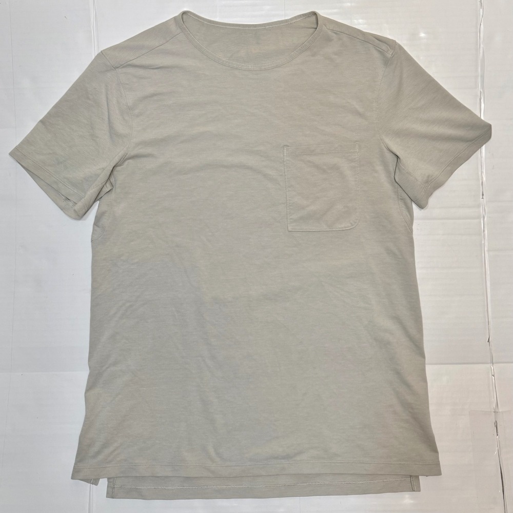 Lululemon Mens Evolution Short Sleeve Pocket T-Shirt Beige Tan Size S M
